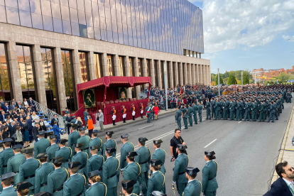 Desfile de la Guardia Civil en León. MIGUEL F. B.
