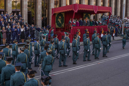 Desfile de la Guardia Civil en León. MIGUEL F.B.