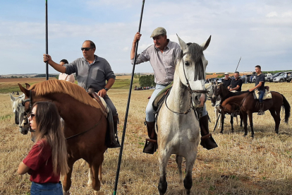 encierro taurino de campo en Cimanes de la Vega con un novillo y una vaquilla Foto Rafa Cazón  (14)