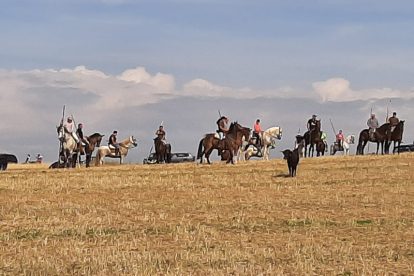 Encierro taurino de campo en Cimanes de la Vega con un novillo y una vaquilla. RAFA CAZÓN