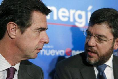 El ministro de Industria, José Manuel Soria (izquierda) y el secretario de Estado de Energía, Alberto Nadal, el pasado 14 de enero, en Madrid.