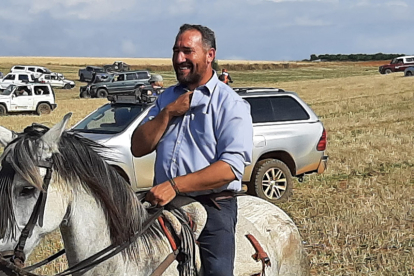 Encierro taurino de campo en Cimanes de la Vega con un novillo y una vaquilla. RAFA CAZÓN