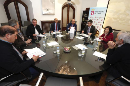 La Junta de Portavoces de la Diputación de León se reúne para debatir la moción sobre la defensa de las instituciones provinciales