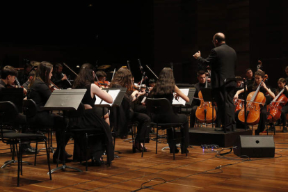 Las Juventudes Musicales, ayer, durante el concierto. FERNANDO OTERO