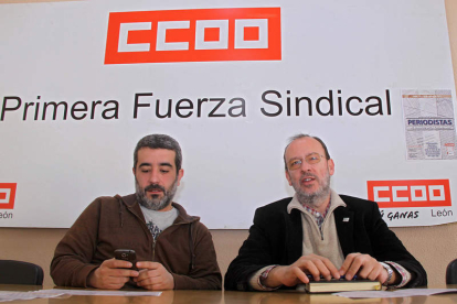 Xosepe Vega e Ignacio Fernández, ayer en la sede de CC.OO.