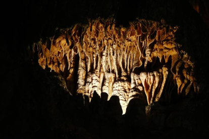 Una de las salas de las Cuevas de Valporquero
