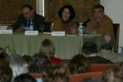 Pérez Ruiz presentó en la Casa de León en Madrid su libro sobre el Sur de la provincia