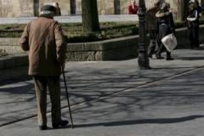 Los ciudadanos leoneses mayores de 65 años se benefician del programa de asistencia del Ayuntamiento