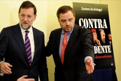 Arístegui junto a Mariano Rajoy, en una imagen de archivo.