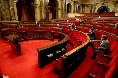 El Parlamento catalán ayer, en la última sesión de la legislatura antes de las elecciones. QUIQUE GARCÍA
