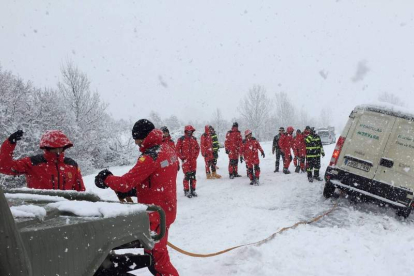 Miembros de la UME intervinieron el pasado invierno en distintos rescates por nieve.