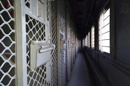 Imagen de uno de los vagones que lleva a los presos a las cárceles. ERNEST VEZAK