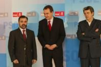 Zapatero y Miguel Martínez apoyaron ayer al candidato del PSOE en La Bañeza, José Miguel Palazuelo