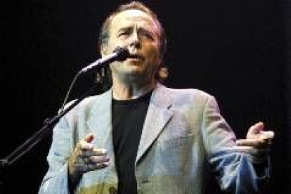 El cantautor catalán Joan Manuel Serrat recalará en Carracedo con su nueva gira
