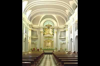 La imagen es una réplica de la escultura del S.XV que está en la ex catedral de San Isidro.