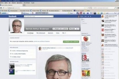 Imagen del perfil falso del británico Derrick Arthur Anderson en Facebook, con la imagen del alcalde de Tarragona.