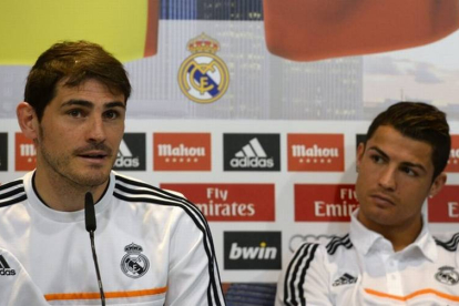 Iker Casillas y Cristiano Ronaldo, en la rueda de prensa, en Valdebebas (Madrid).