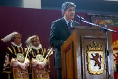 Luis Pastrana el día en que el Ayuntamiento entregó la Medalla de Oro al colegio de los Agustinos
