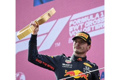 Max Verstappen logró en Austria su 15º triunfo en Fórmula 1. C. B.