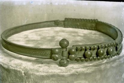 Cinturón de bronce del yacimiento de Lancia (1921). CABRÉ