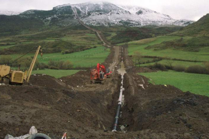Obras de construcción del gasoducto en 1999. NORBERTO