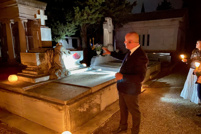 Tumba de Manuel Gutiérrez, autor de la Virgen de Las Lágrimas. MAZ