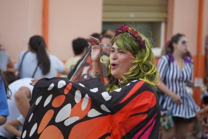 Santa María del Páramo celebra su particular carnaval en pleno verano. JONATHAN NOTARIO