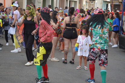 Santa María del Páramo celebra su particular carnaval en pleno verano. JONATHAN NOTARIO