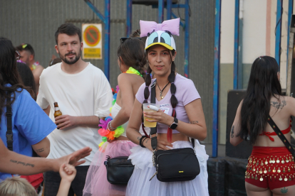 Santa María del Páramo celebra su particular carnaval en pleno verano. JONATHAN NOTARIO