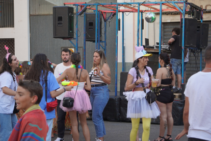 Santa María del Páramo celebra su particular carnaval en pleno verano. JONATHAN NOTARIO