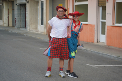 Santa María del Páramo celebra su particular carnaval en pleno verano. JONATHAN NOTARIO