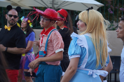 Santa María del Páramo celebra su particular carnaval en pleno verano. JONATHAN NOTARIO