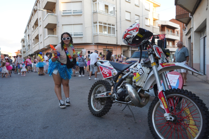 Santa María del Páramo celebra su particular carnaval en pleno verano. JONATHAN NOTARIO