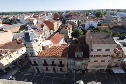 Vista aérea del Ayuntamiento de La Bañeza. RAMIRO