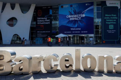 Acceso al recinto ferial donde se celebrará el Mobile World Congress (MWC) de Barcelona a partir de mañana. QUIQUE GARCÍA