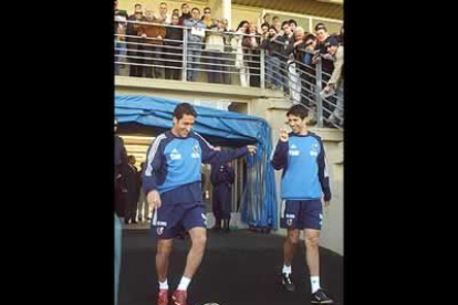 La buena relación de los jugadores, con independencia del equipo que defiendan en la Liga, se dejó ver en todo momento durante los entrenamientos.