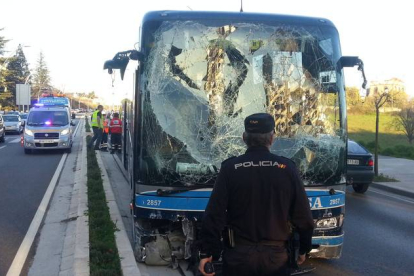 El autocar que sufrió un accidente a la entrada de Ponferrada