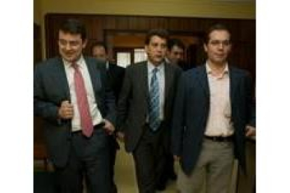 Fernández Mañueco, Carlos López Riesco y José María López Benito
