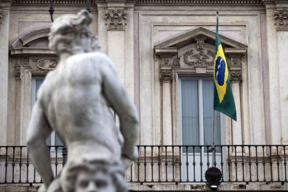Embajada de Brasil en Roma, este lunes. ANGELO CARCONI