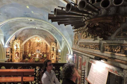 Fotografía del órgano de Santa Marina del Rey. DL