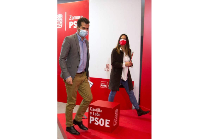 Tudanca con Nuria Rubio en un acto del PSOE. MARIAM A. MONTESINOS