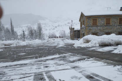 Maraña, cubierto por la nieve. DL