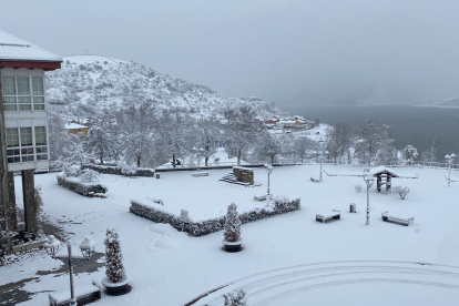 La nieve también ha llegado a Riaño. DL