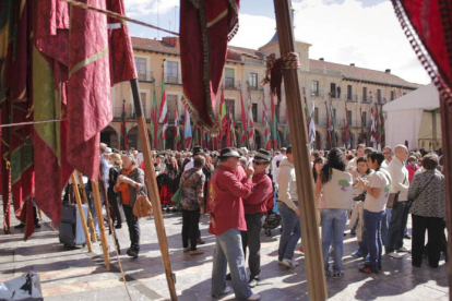 Las fiestas de San Froilán, con los pendones, aparecerán en el documental ‘La voz del concejo’.