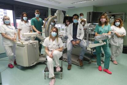 Parte del equipo de Urología del Hospital de León, que ha ganado el premio Joaquín Albarrán. JESÚS F. SALVADORES