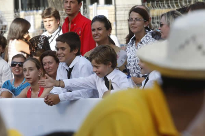 Decenas de leoneses acompañaron al Nazareno en su visita a Madrid.  Raquel P. Vieco