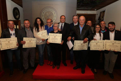 Foto de los ganadores de la octava edición del concurso de restauración organizado por Prada. L. DE LA MATA