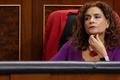 La ministra de Hacienda, María Jesús Montero, en el Congreso de los Diputados.