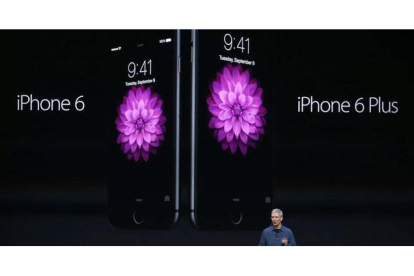 Tim Cook, consejero delegado de Apple, presenta los nuevos iPhone 6.