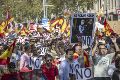 BARCELONA, 08/10/2023.- Aspecto de la manifestación convocada por Societat Civil Catalana (SCC) bajo el lema 